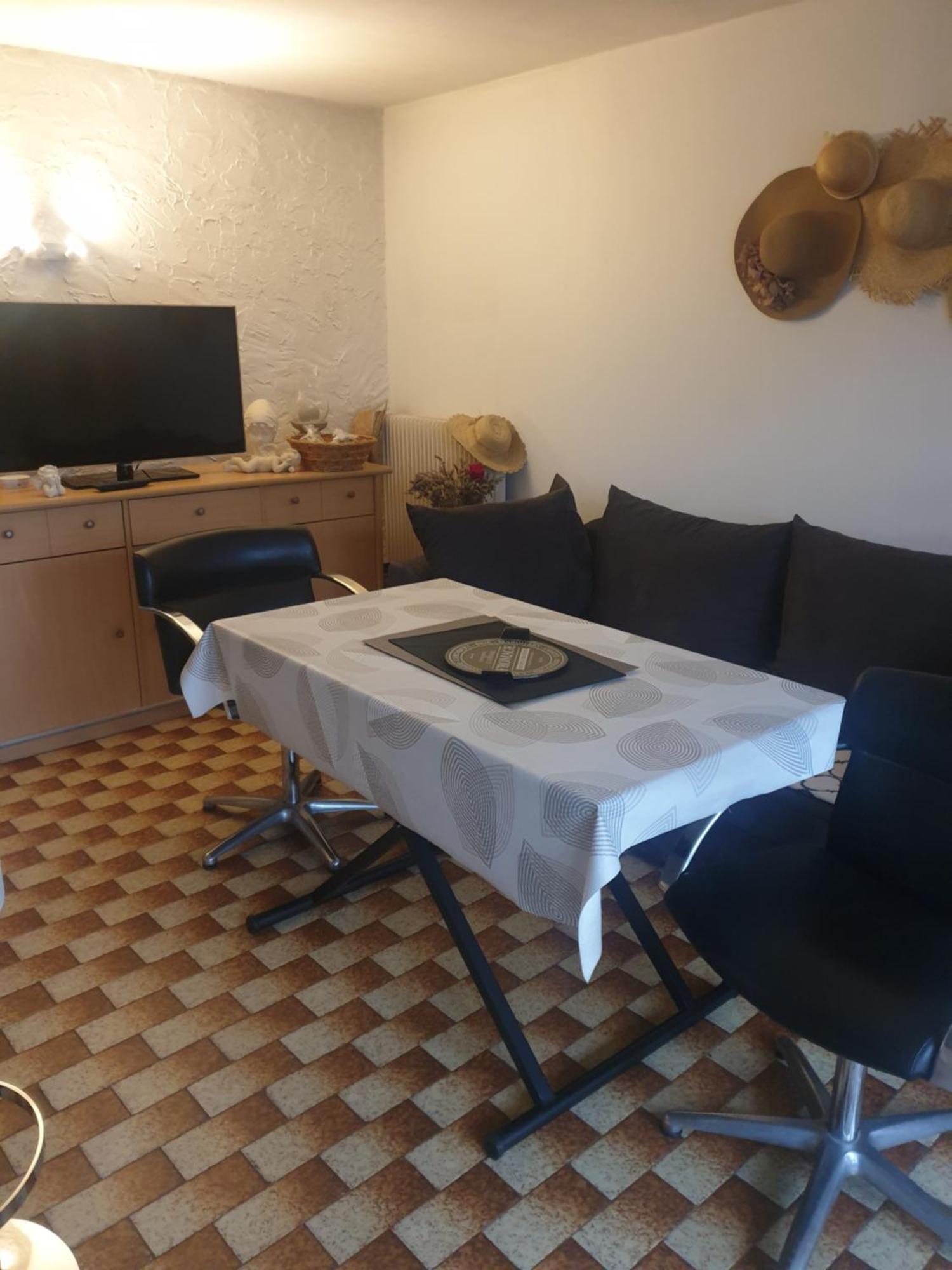Maison Marylene Possibilite De Louer 2 Chambres Et Un Lit 1Place Supplement Du Reglement De La Location En A Regler Sur Place ,Petit Dejeuner Egalement Vous Gagnez 16 Pour-Cent Givry (Saone-et-Loire) Δωμάτιο φωτογραφία
